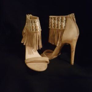 Chinese Laundry, size 5.5, Tan